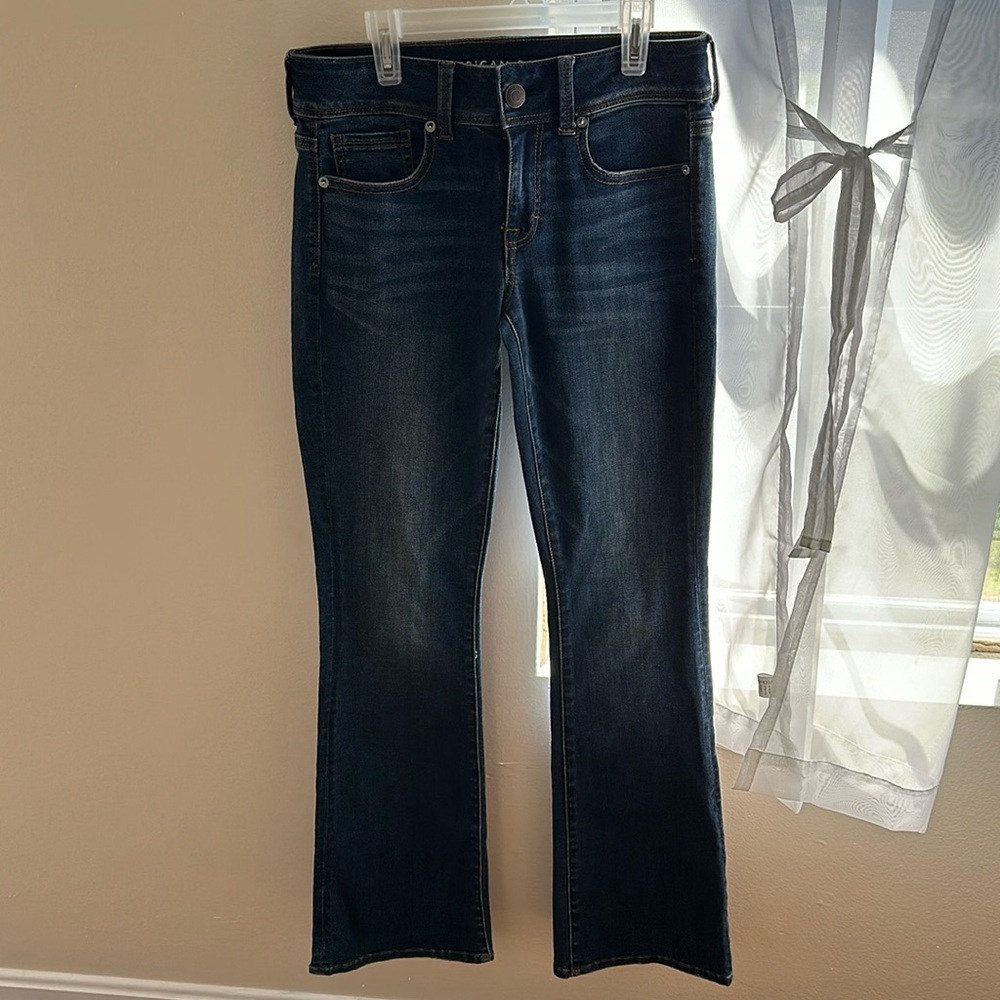 Flare American Eagle Size 4 Super Stretchy Jeans